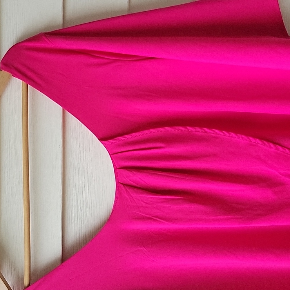 Top with Peak a Boo Bell Sleeves Size 16 - Picture 8 of 10